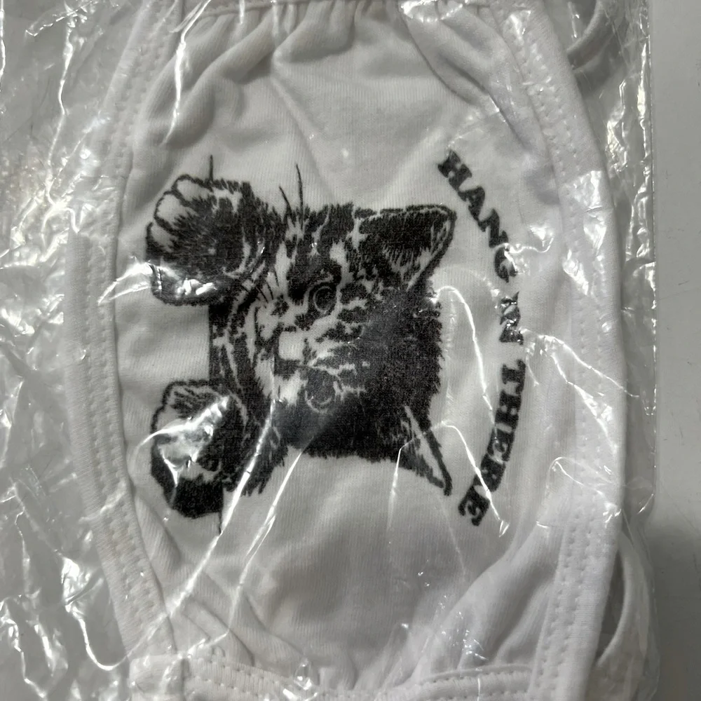 NWT “Hang in There” kitten face mask
